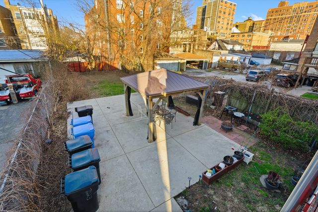 7223 S Coles Avenue, Chicago, IL 60649