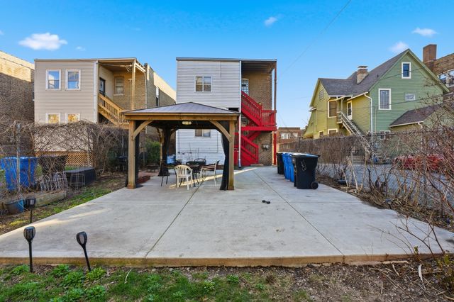 7223 S Coles Avenue, Chicago, IL 60649