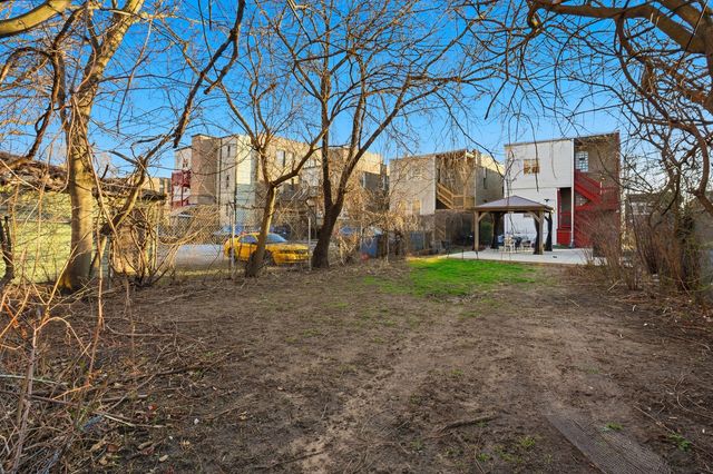 7223 S Coles Avenue, Chicago, IL 60649