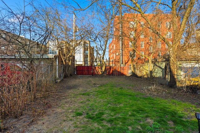 7223 S Coles Avenue, Chicago, IL 60649