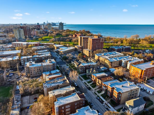 7223 S Coles Avenue, Chicago, IL 60649