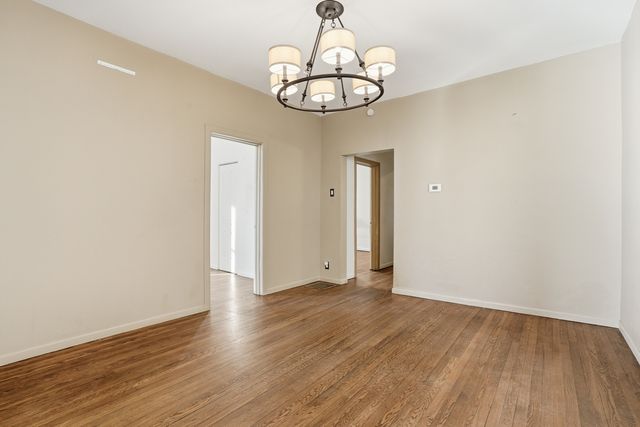 7223 S Coles Avenue, Chicago, IL 60649