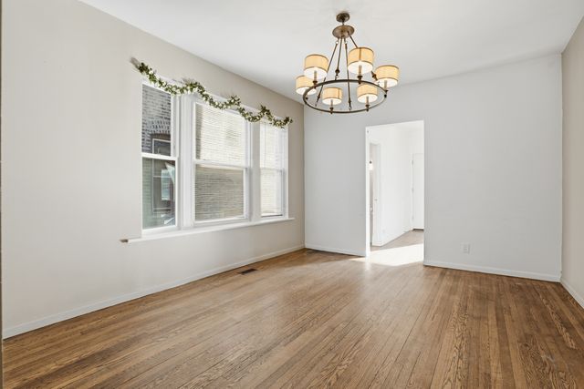 7223 S Coles Avenue, Chicago, IL 60649