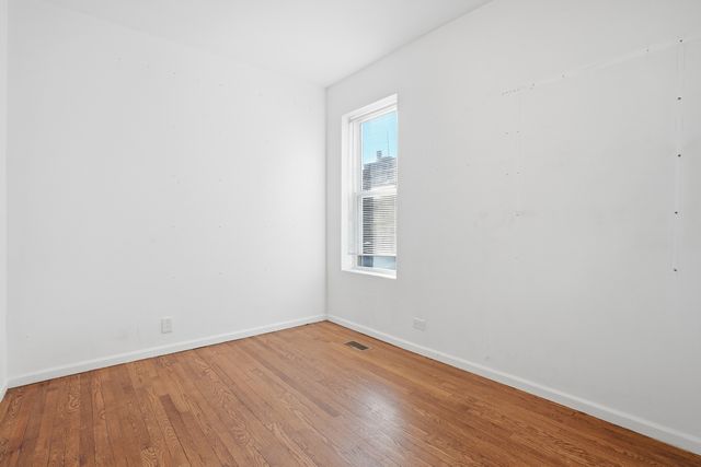 7223 S Coles Avenue, Chicago, IL 60649