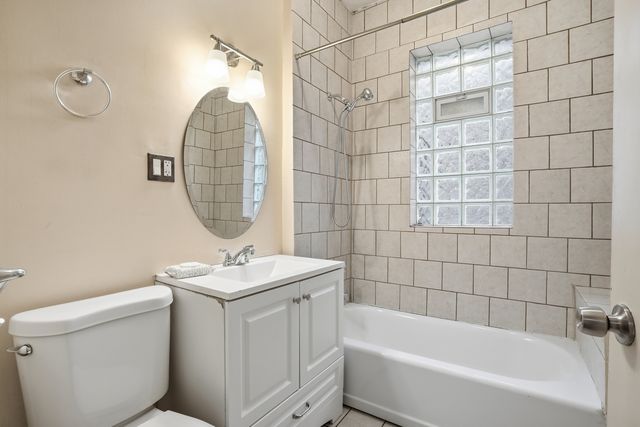 7223 S Coles Avenue, Chicago, IL 60649