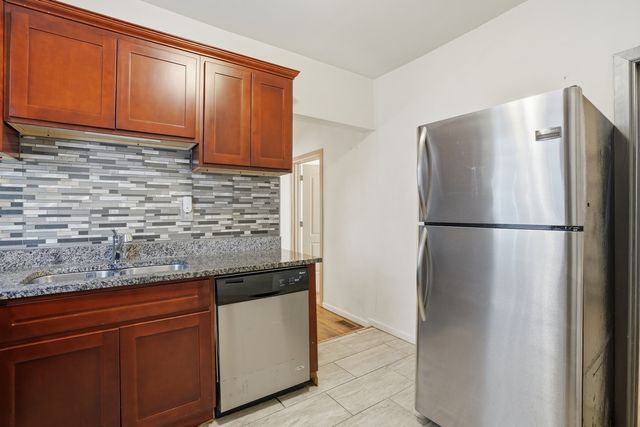 7223 S Coles Avenue, Chicago, IL 60649