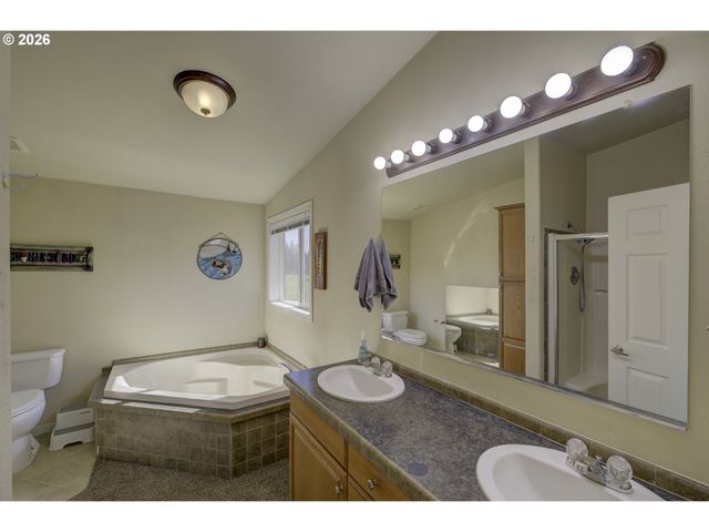 47 N NEMAH Rd, South Bend, WA 98586