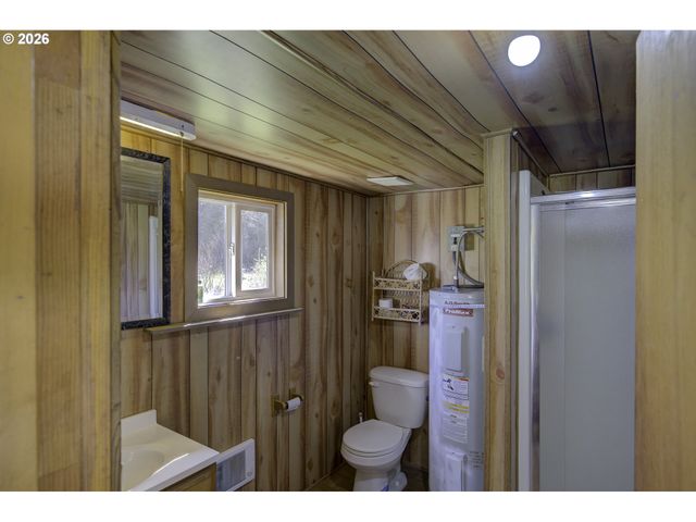 47 N NEMAH Rd, South Bend, WA 98586