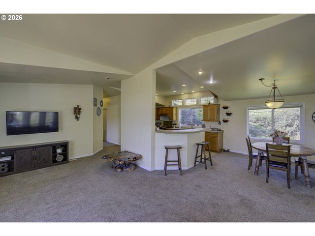 47 N NEMAH Rd, South Bend, WA 98586