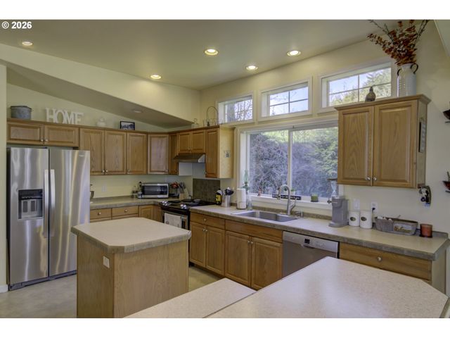 47 N NEMAH Rd, South Bend, WA 98586