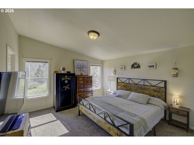 47 N NEMAH Rd, South Bend, WA 98586