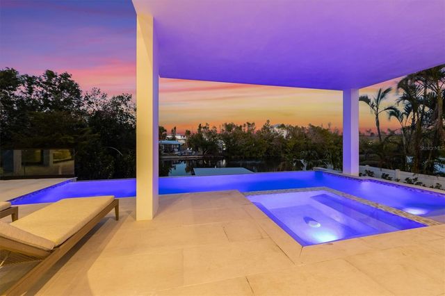 7003 HOLMES BOULEVARD, Holmes Beach, FL 34217