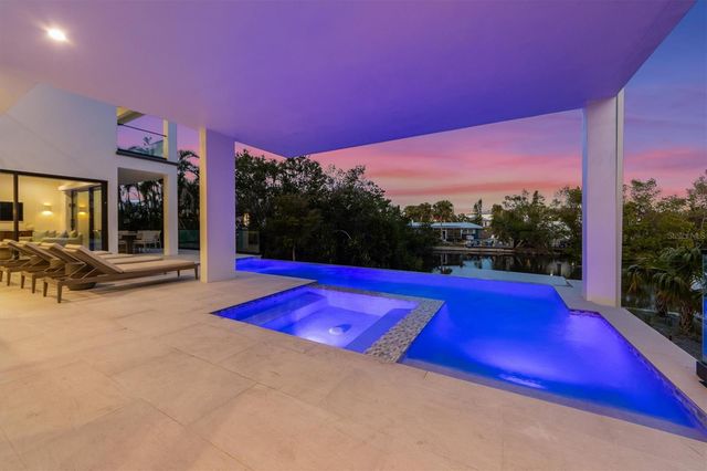 7003 HOLMES BOULEVARD, Holmes Beach, FL 34217