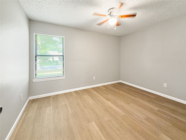 6219 Kelly Elliott Road, Arlington, TX 76001