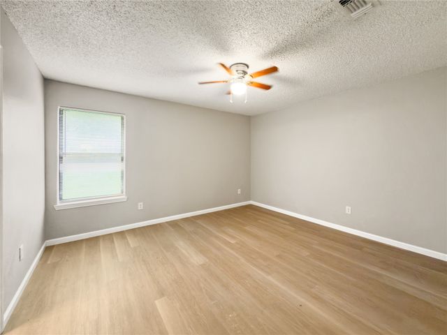 6219 Kelly Elliott Road, Arlington, TX 76001