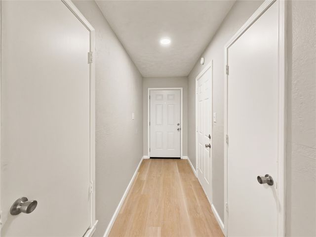 6219 Kelly Elliott Road, Arlington, TX 76001