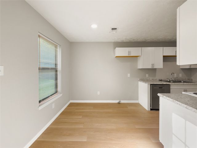 6219 Kelly Elliott Road, Arlington, TX 76001