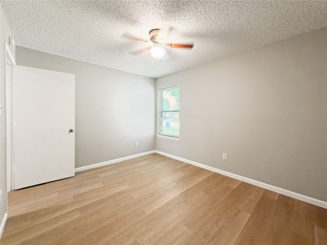 6219 Kelly Elliott Road, Arlington, TX 76001