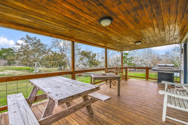 2810 West Old Lockhart Road Road W, West Point, TX 78963