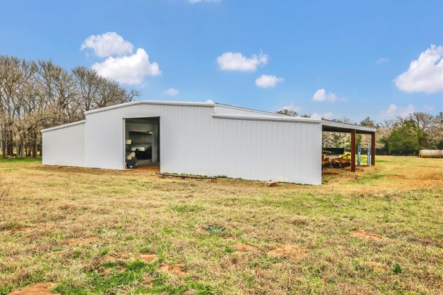 2810 West Old Lockhart Road Road W, West Point, TX 78963