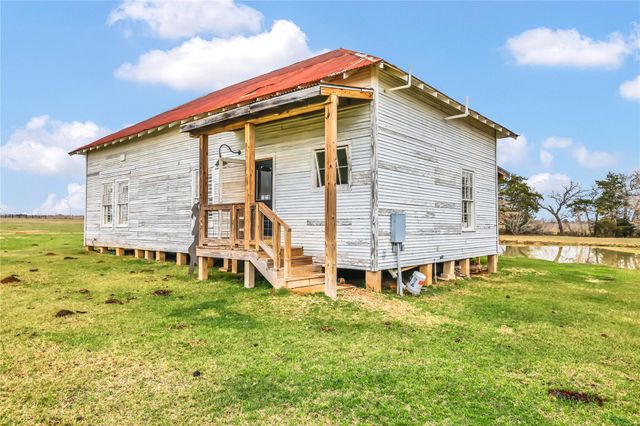 2810 West Old Lockhart Road Road W, West Point, TX 78963
