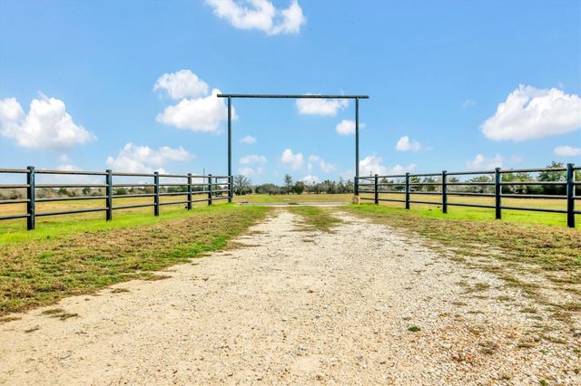 2810 West Old Lockhart Road Road W, West Point, TX 78963