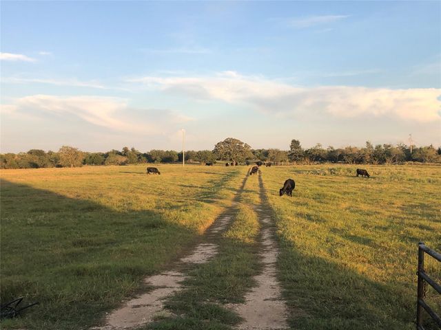 2810 West Old Lockhart Road Road W, West Point, TX 78963