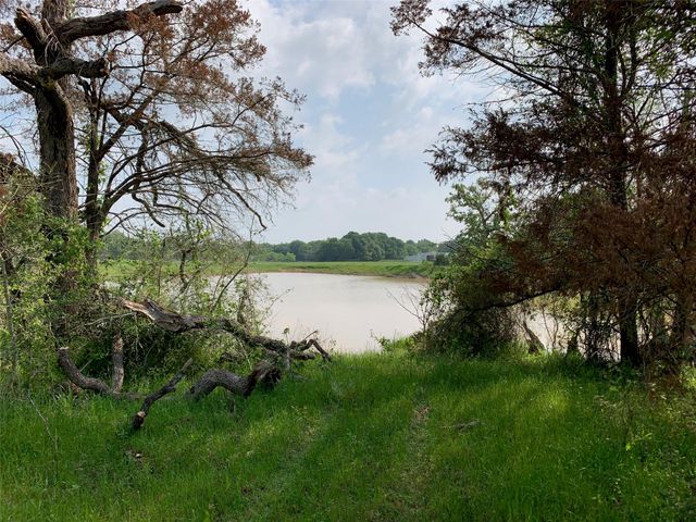 2810 West Old Lockhart Road Road W, West Point, TX 78963