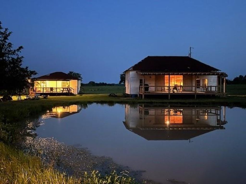 2810 West Old Lockhart Road Road W, West Point, TX 78963