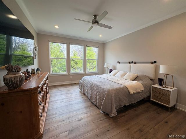 154 Mulberry Lane, Rochester Hills, MI 48309