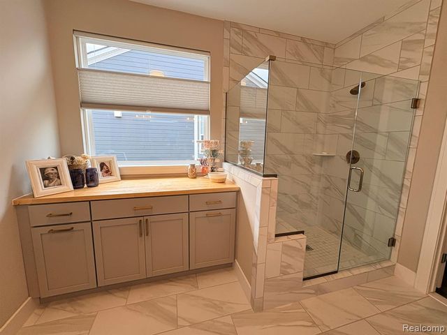 154 Mulberry Lane, Rochester Hills, MI 48309