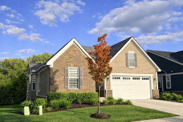 154 Mulberry Lane, Rochester Hills, MI 48309