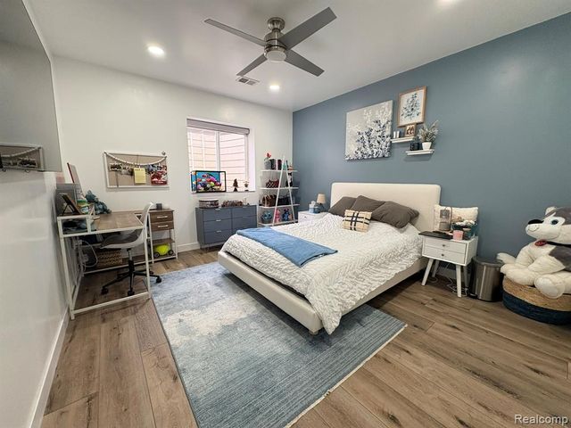 154 Mulberry Lane, Rochester Hills, MI 48309