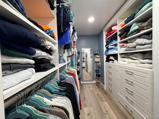 154 Mulberry Lane, Rochester Hills, MI 48309