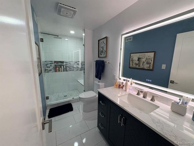 154 Mulberry Lane, Rochester Hills, MI 48309