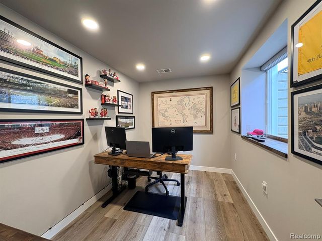 154 Mulberry Lane, Rochester Hills, MI 48309