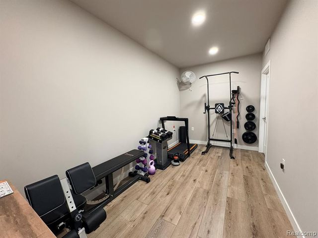 154 Mulberry Lane, Rochester Hills, MI 48309