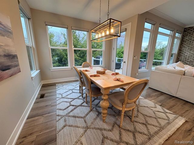 154 Mulberry Lane, Rochester Hills, MI 48309