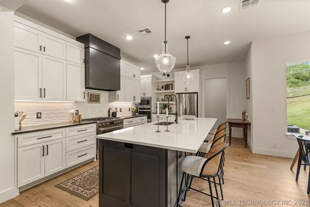 7704 S 283rd East Avenue, Broken Arrow, OK 74014