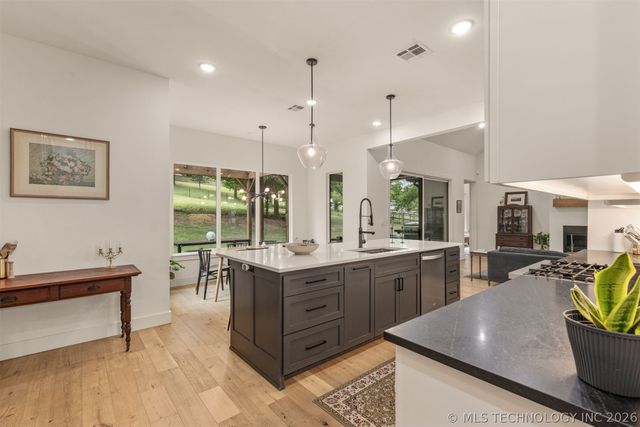 7704 S 283rd East Avenue, Broken Arrow, OK 74014