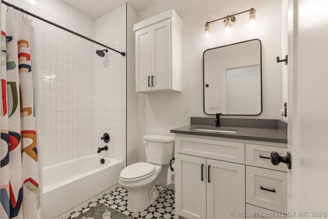 7704 S 283rd East Avenue, Broken Arrow, OK 74014