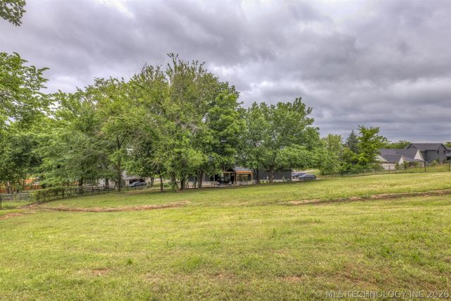 7704 S 283rd East Avenue, Broken Arrow, OK 74014