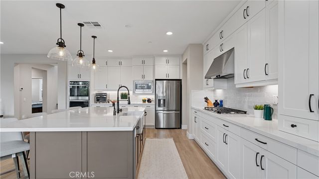 25041 Aspen Falls, Canyon Country, CA 91387