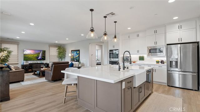 25041 Aspen Falls, Canyon Country, CA 91387