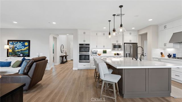 25041 Aspen Falls, Canyon Country, CA 91387