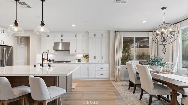 25041 Aspen Falls, Canyon Country, CA 91387