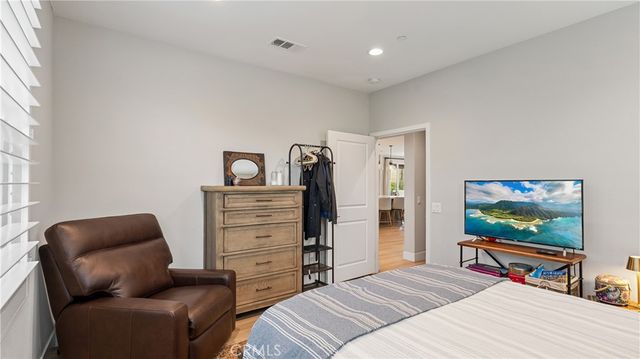 25041 Aspen Falls, Canyon Country, CA 91387