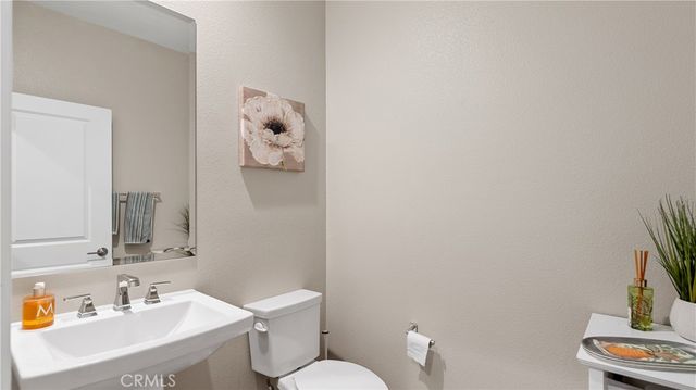 25041 Aspen Falls, Canyon Country, CA 91387