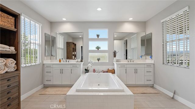 25041 Aspen Falls, Canyon Country, CA 91387
