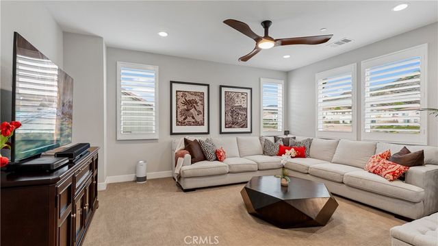 25041 Aspen Falls, Canyon Country, CA 91387